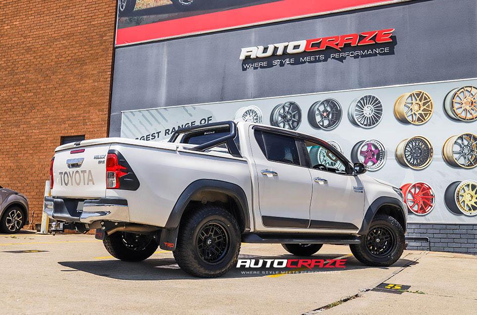 TOYOTA HILUX N80 4WD NITRO MATTE BLACK